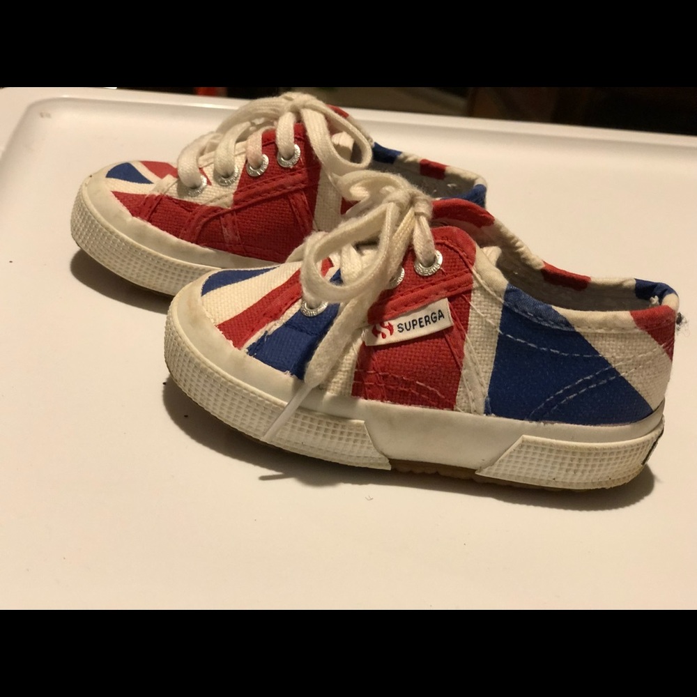 Superga tennis shoes for kids, size 22 or 6.5 US.